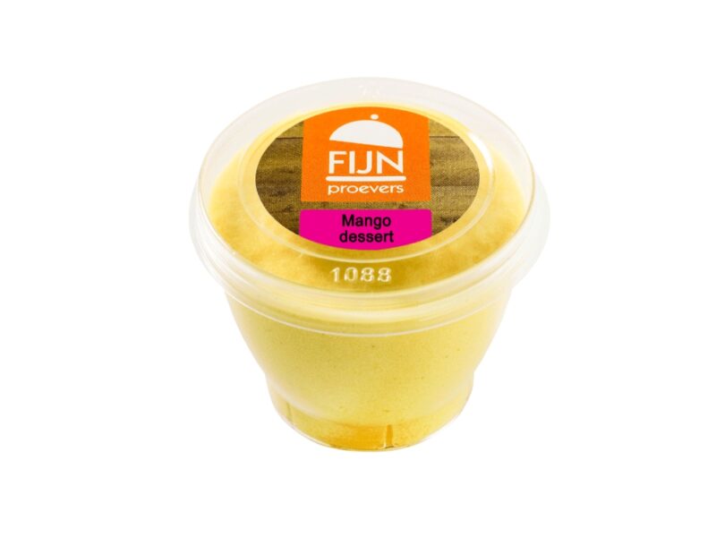 Fijnproevers eiwitverrijkt mango dessert in transparante cup, geschikt voor IDDSI-niveaus 3 en 4.