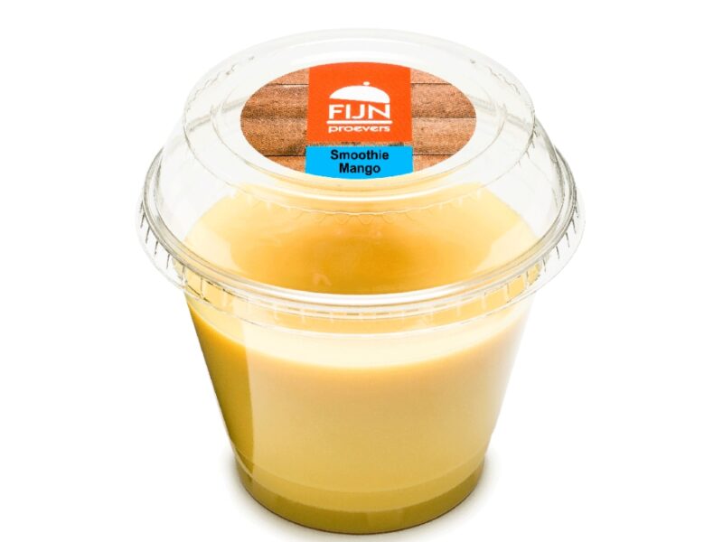 Fijnproevers eiwitverrijkte smoothie mango in transparante beker, geschikt voor IDDSI-niveaus 3 en 4.​
