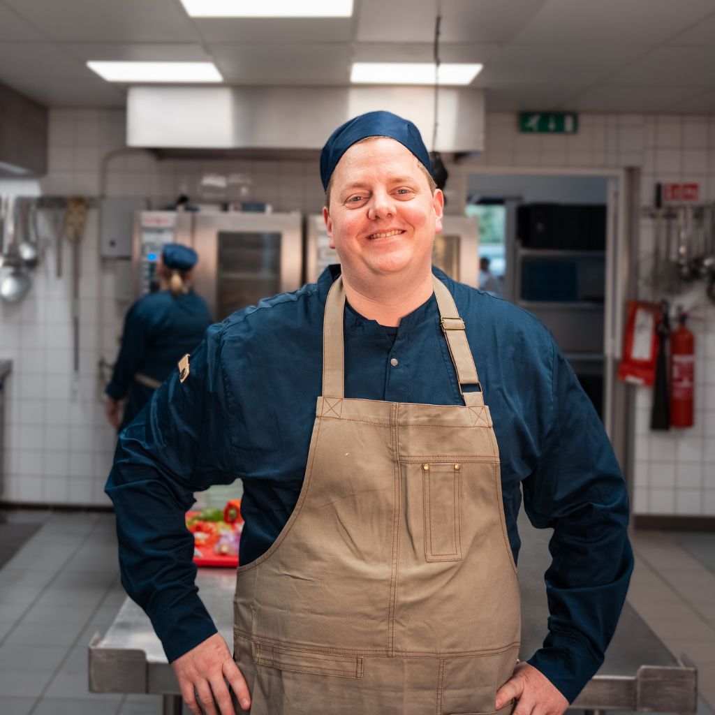 Chef Michael bereidt een zachte, eiwitrijke maaltijd voor Fijnproevers.